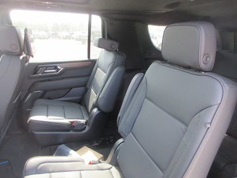 New 2026 GMC Yukon XL Denali w/ Denali Reserve Package AWD/4WD image 13