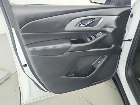 Used 2024 Chevrolet Traverse LT FWD image 16