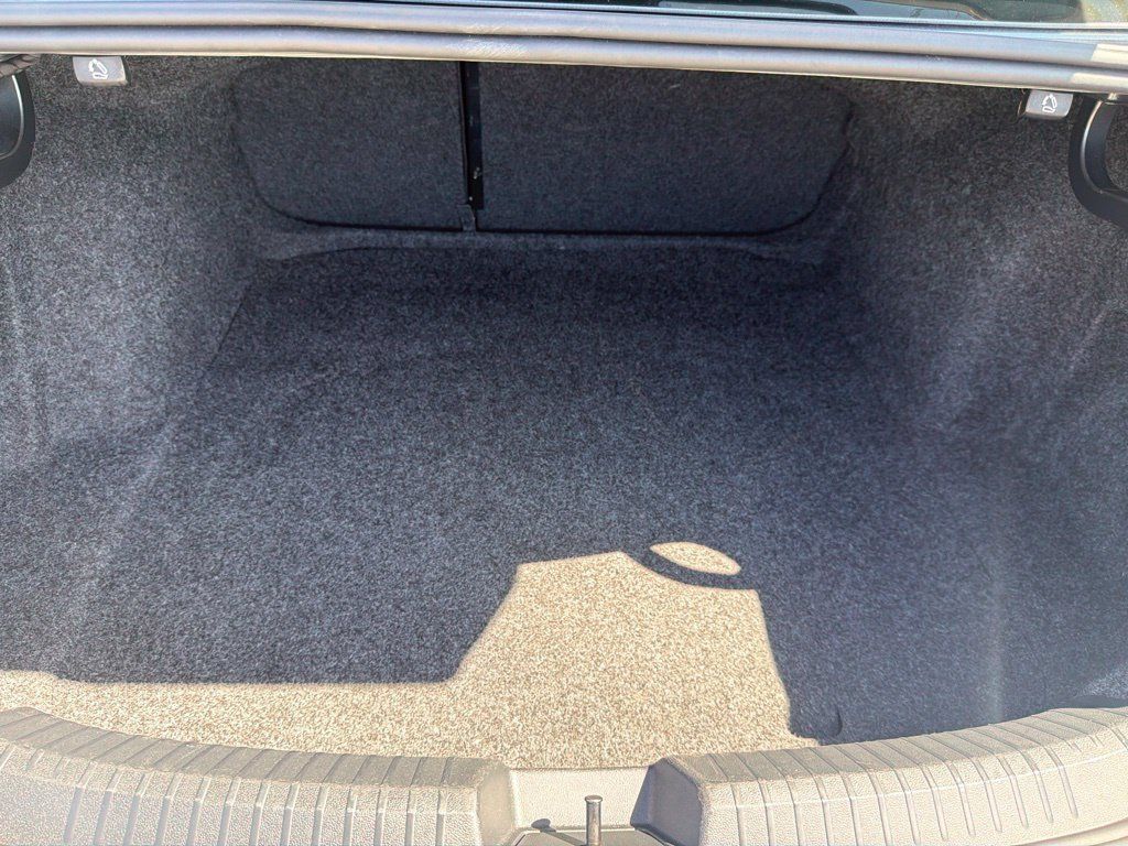 Used 2025 Volkswagen Jetta SE FWD image 27