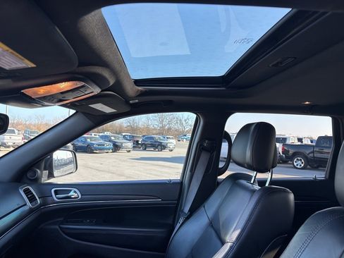 Used 2022 Jeep Grand Cherokee Limited image 13