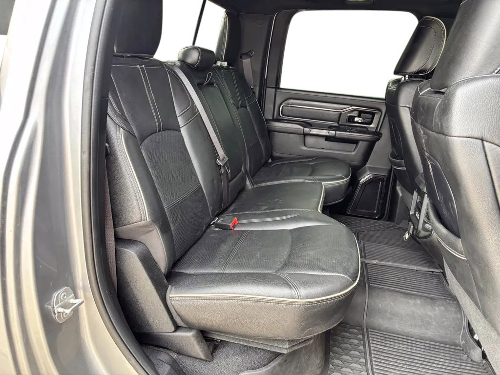 Used 2024 RAM 3500 Limited w/ Night Edition AWD/4WD image 33