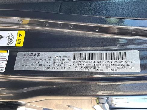 Used 2019 Jeep Wrangler Unlimited Sahara AWD/4WD image 16