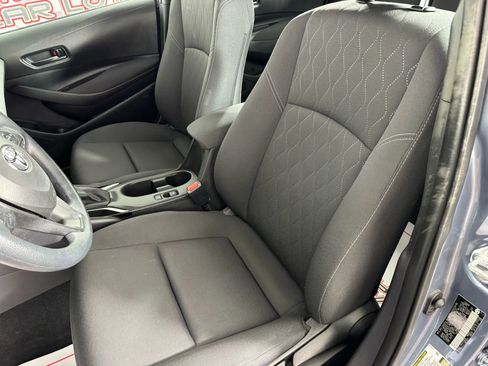 Used 2025 Toyota Corolla LE image 30