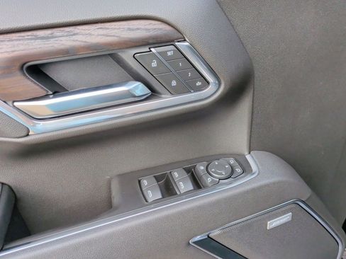 New 2026 GMC Sierra 1500 SLT image 12