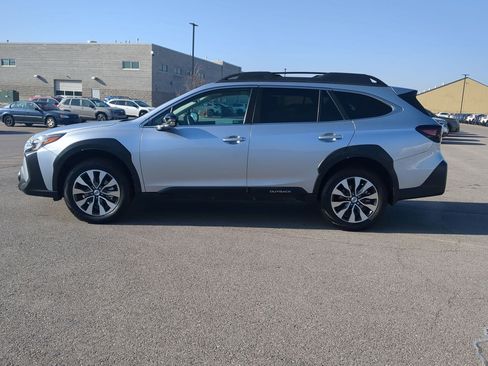 Used 2025 Subaru Outback Limited AWD/4WD image 10