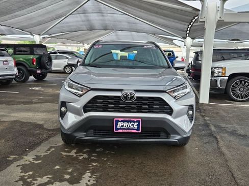 Used 2020 Toyota RAV4 XLE w/ Convenience Package FWD image 2