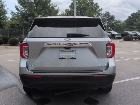 Certified 2024 Ford Explorer XLT AWD/4WD image 5
