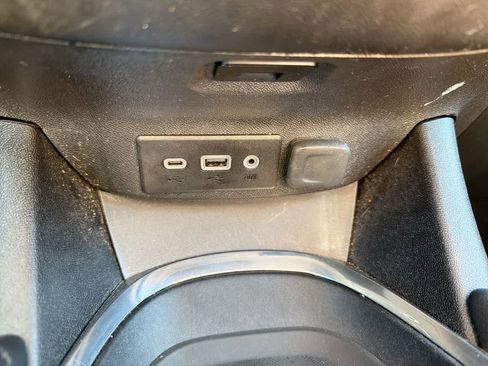 Used 2020 Chevrolet Malibu LT w/ Leather Package FWD image 32