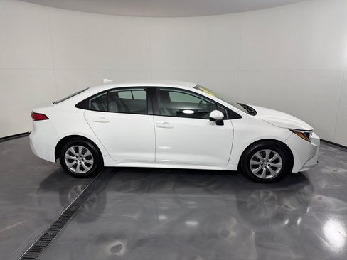 Used 2022 Toyota Corolla LE FWD image 4