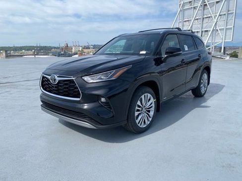 New 2026 Toyota Highlander Platinum AWD/4WD image 5