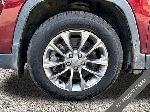 Used 2021 Jeep Cherokee Latitude Lux FWD image 9