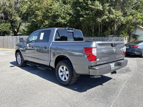 Used 2024 Nissan Titan SV w/ SV Convenience Package AWD/4WD image 3