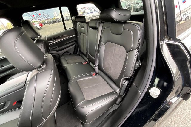 New 2026 Jeep Grand Cherokee 4WD image 10