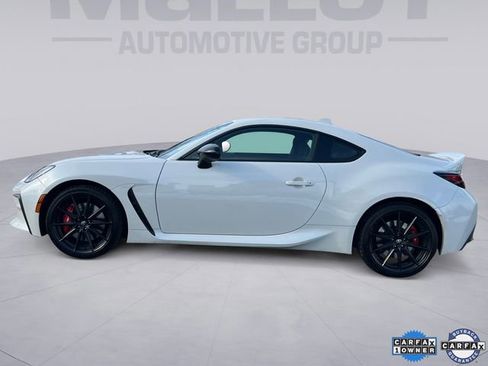 Used 2025 Toyota GR86 Premium w/ Performance Package image 2