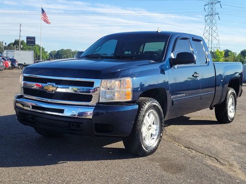 Used 2008 Chevrolet Silverado 1500 LT w/ Power Pack Plus AWD/4WD image 7