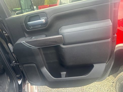 Used 2022 Chevrolet Silverado 2500 LTZ image 8