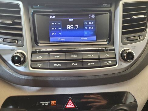 Used 2017 Hyundai Tucson SE w/ SE Popular Package 02 AWD/4WD image 25