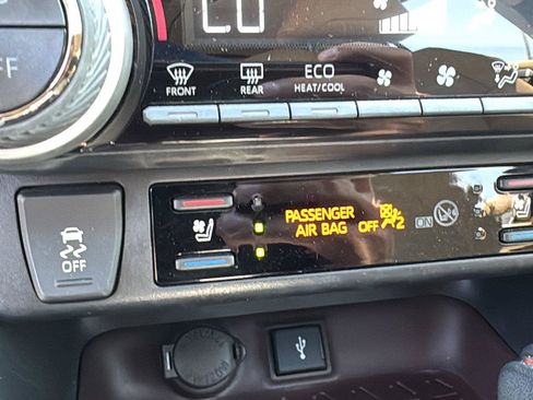 Used 2022 Toyota RAV4 Limited w/ Limited Grade Weather Package AWD/4WD image 23