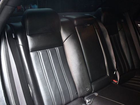 Used 2019 Chrysler 300 S image 44