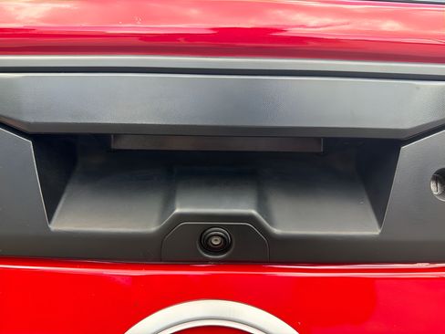 Certified 2025 Nissan Frontier SV RWD image 9