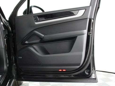 Certified 2025 Porsche Cayenne image 23