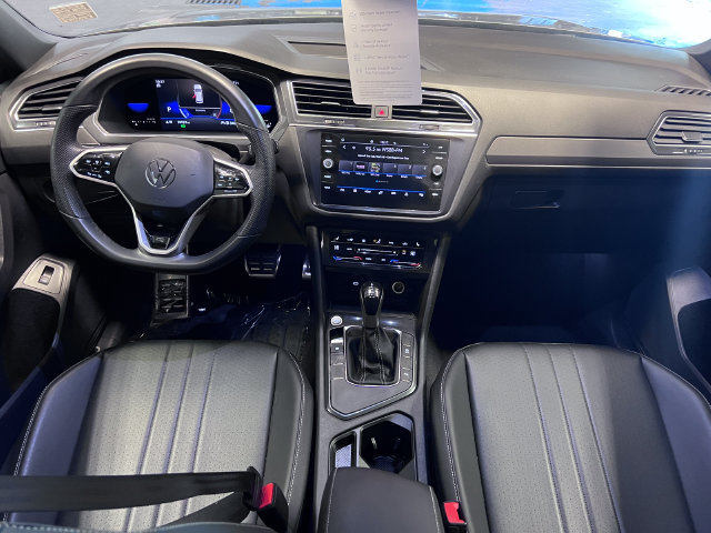 Certified 2022 Volkswagen Tiguan SE R-Line FWD image 19