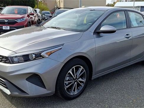 Used 2024 Kia Forte LXS image 4