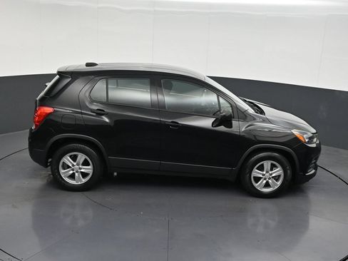 Used 2021 Chevrolet Trax LS FWD image 25