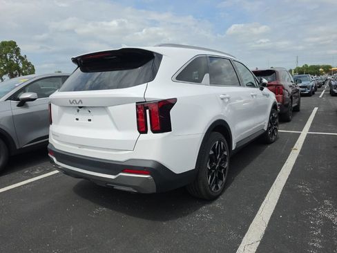 Certified 2024 Kia Sorento EX w/ Panoramic Sunroof Package FWD image 19
