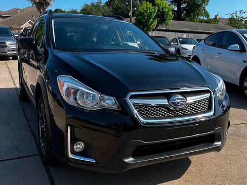 Used 2016 Subaru Crosstrek 2.0i Premium w/ Moonroof Package AWD/4WD image 3