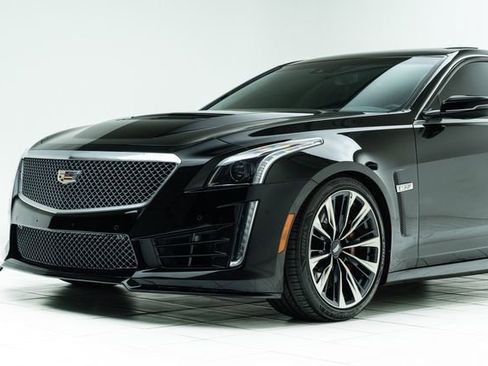 Used 2018 Cadillac CTS V w/ Luxury Package image 10