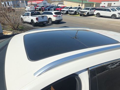 Used 2023 Lincoln Nautilus Reserve w/ Luxury Package image 9