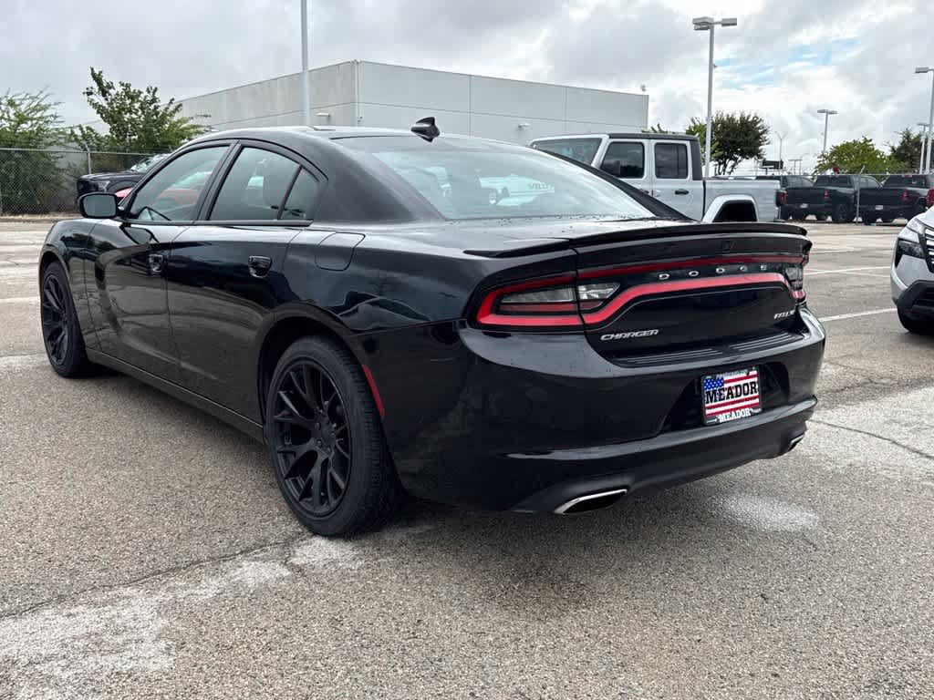 Used 2016 Dodge Charger SXT w/ Rallye Group RWD image 2