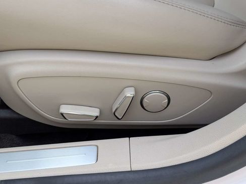 Used 2017 Lincoln MKZ Premiere FWD image 18