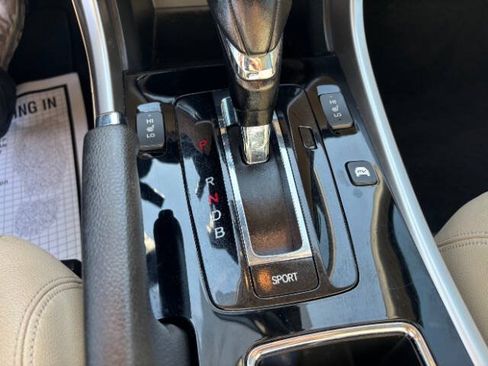 Used 2017 Honda Accord EX-L image 14
