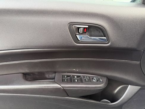 Used 2013 Acura ILX w/ Premium Package image 10