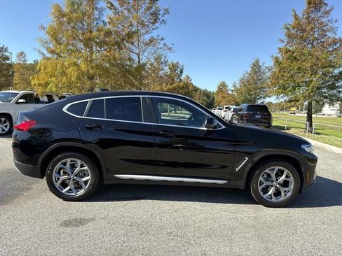 Used 2025 BMW X4 xDrive30i image 2
