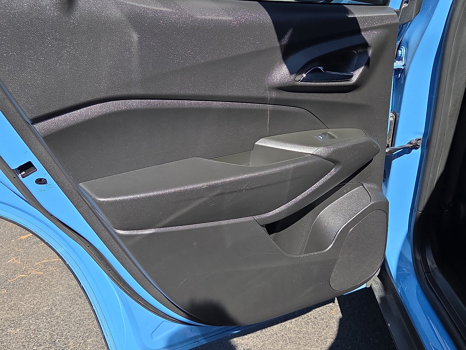 Used 2024 Chevrolet Trax RS w/ Sunroof Package FWD image 21