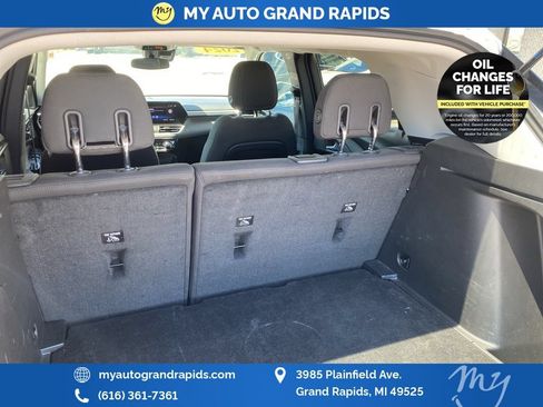 Used 2024 Chevrolet TrailBlazer LT AWD/4WD image 8
