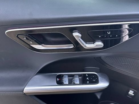 Used 2025 Mercedes-Benz C 300 4MATIC Sedan image 11
