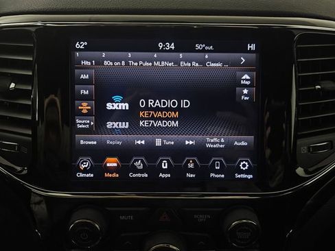 Used 2020 Jeep Grand Cherokee Altitude image 16