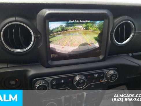 Used 2023 Jeep Wrangler Unlimited Sahara w/ Cold Weather Group AWD/4WD image 9
