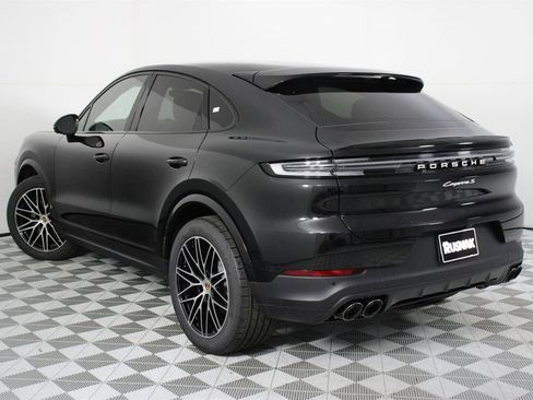 New 2026 Porsche Cayenne S image 3