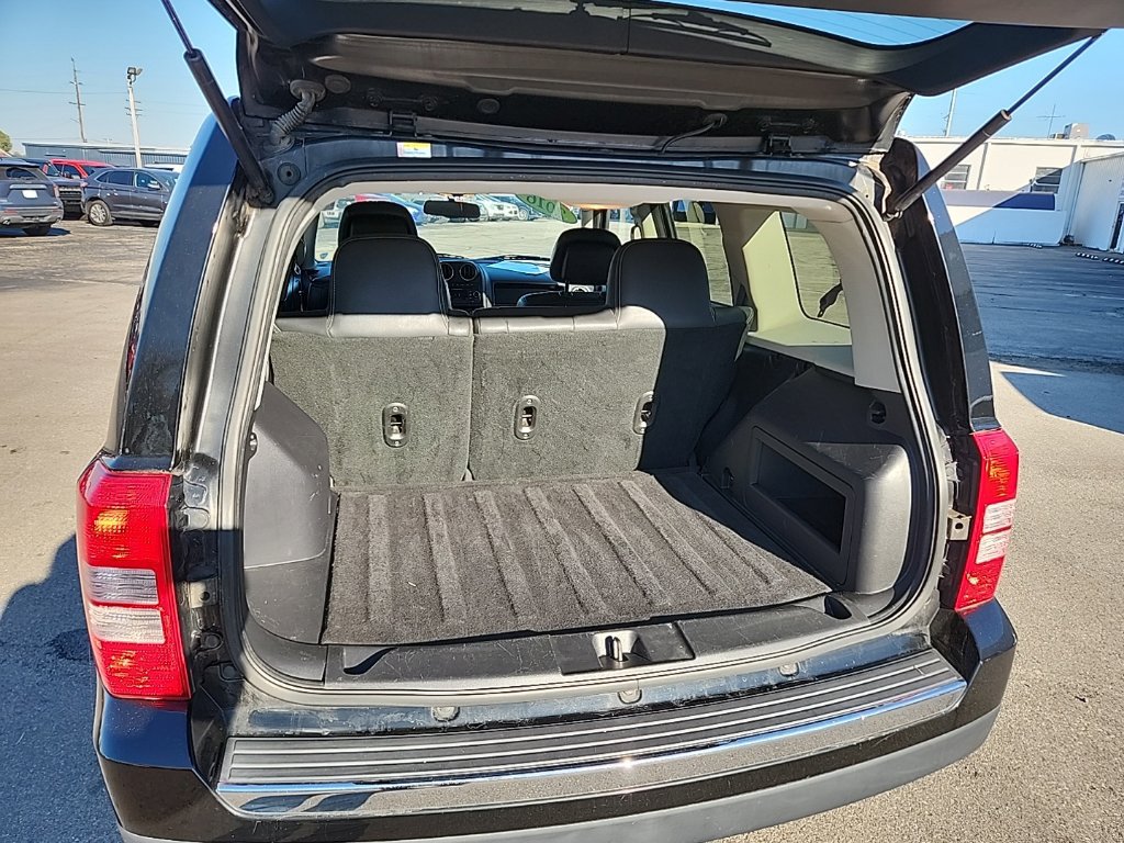 Used 2016 Jeep Patriot High Altitude AWD/4WD image 6
