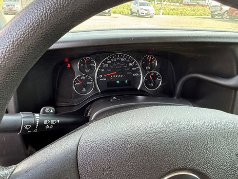 Used 2019 GMC Savana 3500 LS w/ Cold Climate Package image 17