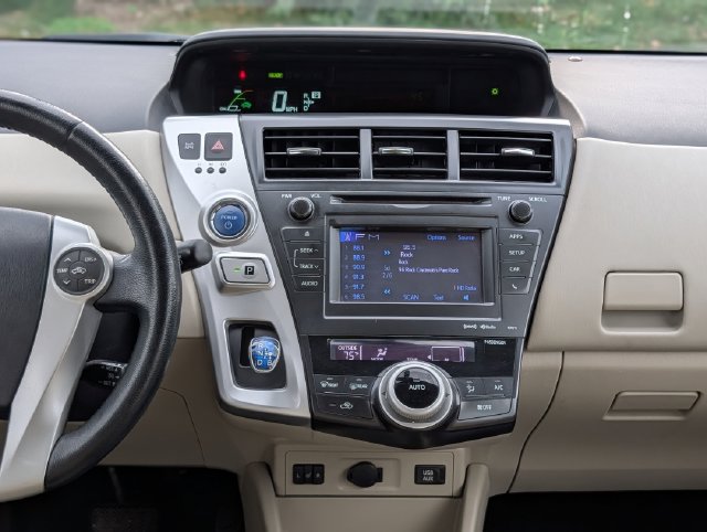 Used 2014 Toyota Prius V Five FWD image 14
