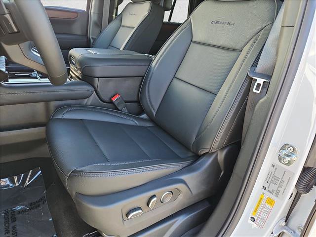 New 2026 GMC Yukon Denali w/ Advanced Technology Package AWD/4WD image 4