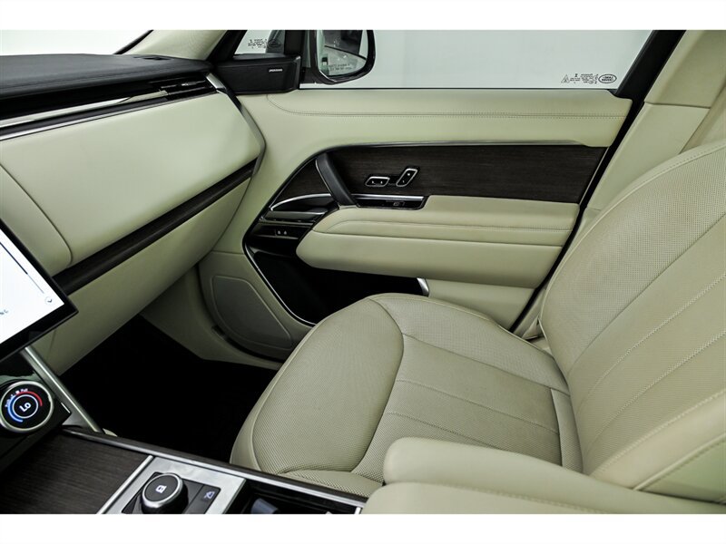 Used 2023 Land Rover Range Rover SE AWD/4WD image 30