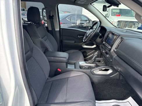 Used 2024 Nissan Frontier SV w/ SV Convenience Package image 31