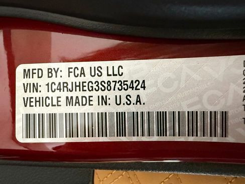 Certified 2025 Jeep Grand Cherokee Summit w/ Luxury Tech Group V image 22